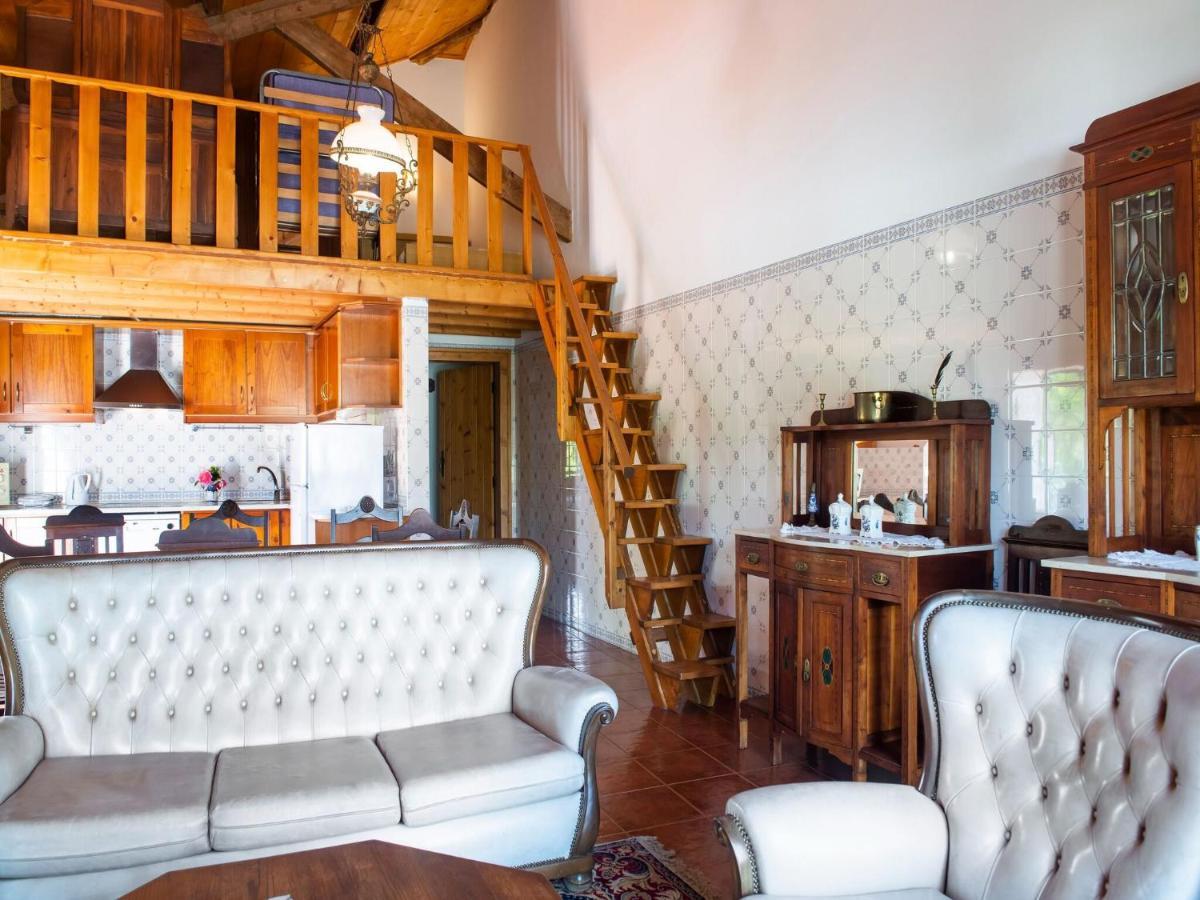 House With Authentic Tiling And Antique Furniture Villa Montemor-o-Novo Exteriör bild